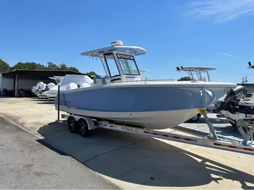 2023 Robalo Center Console R250