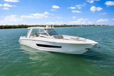 2016 Boston Whaler 420 Outrage