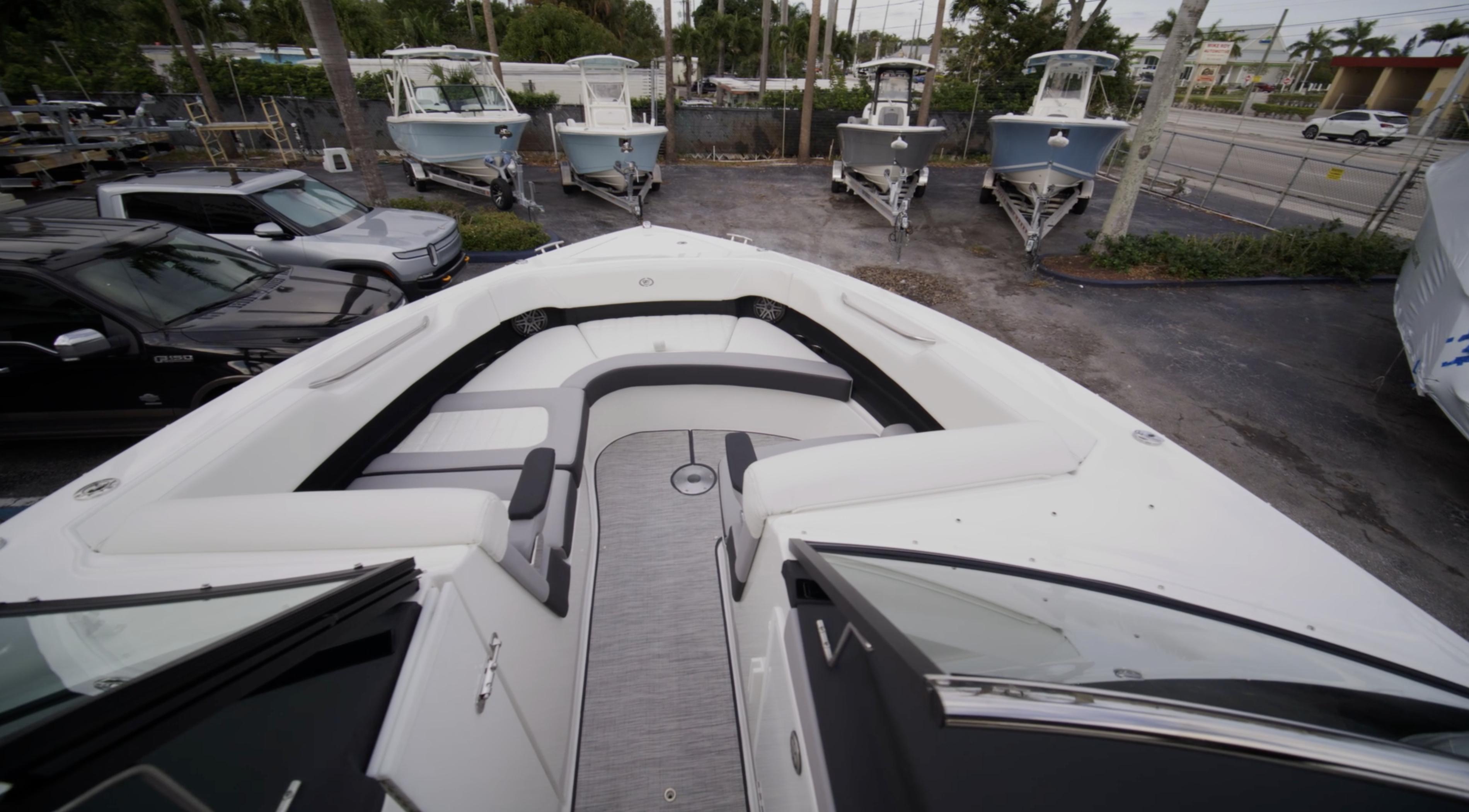 New 2024 Cobalt 30SC 32960 Vero Beach Boat Trader   9089450 957062158 0 110120240152 15 