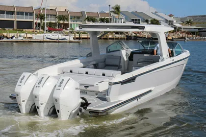 2023 Aviara AV36 Outboard