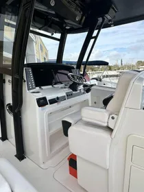 2019 Robalo R302