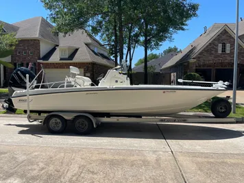 2008 Boston Whaler 230 Dauntless