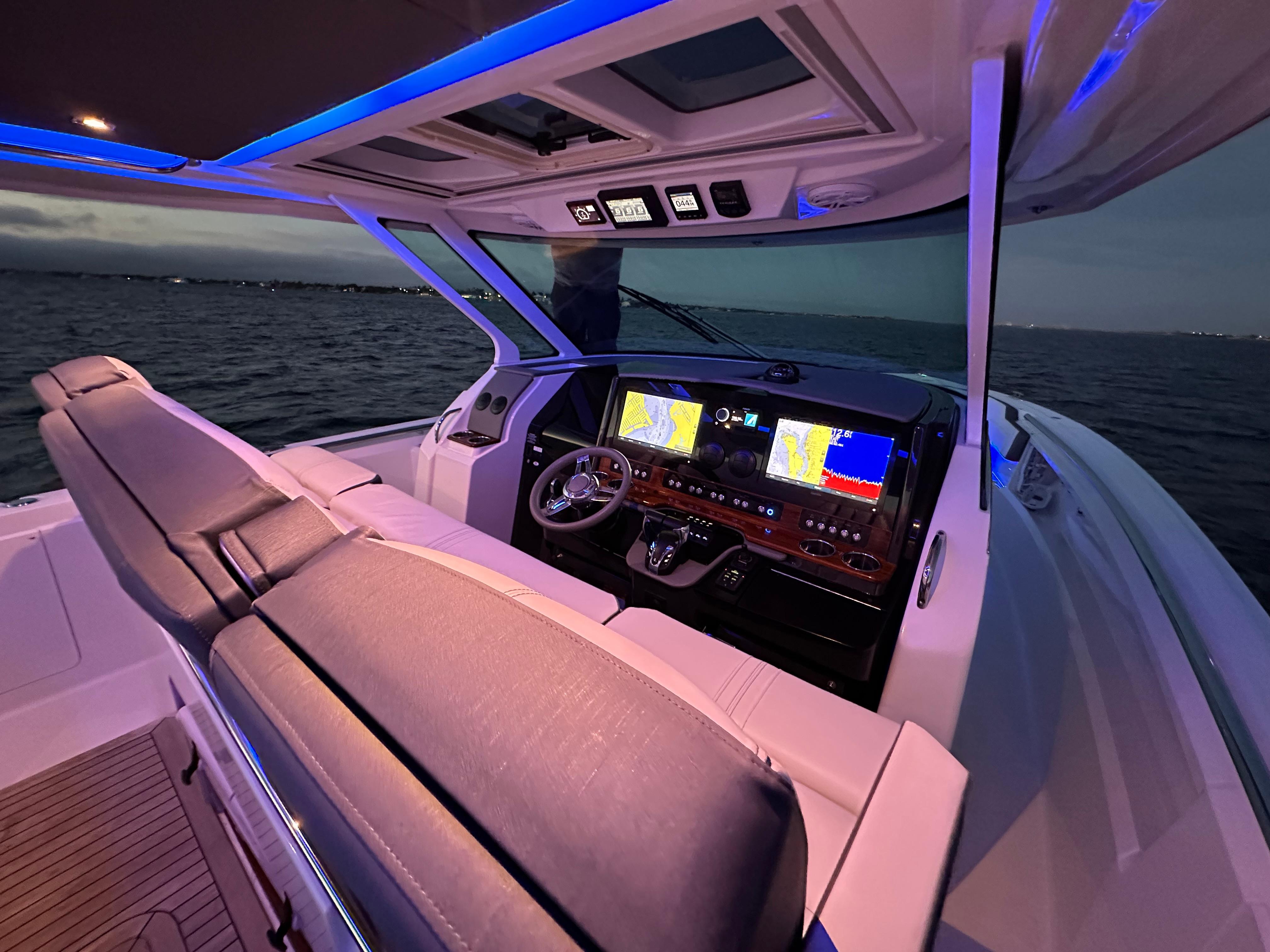 2020 Tiara Yachts 43 LS