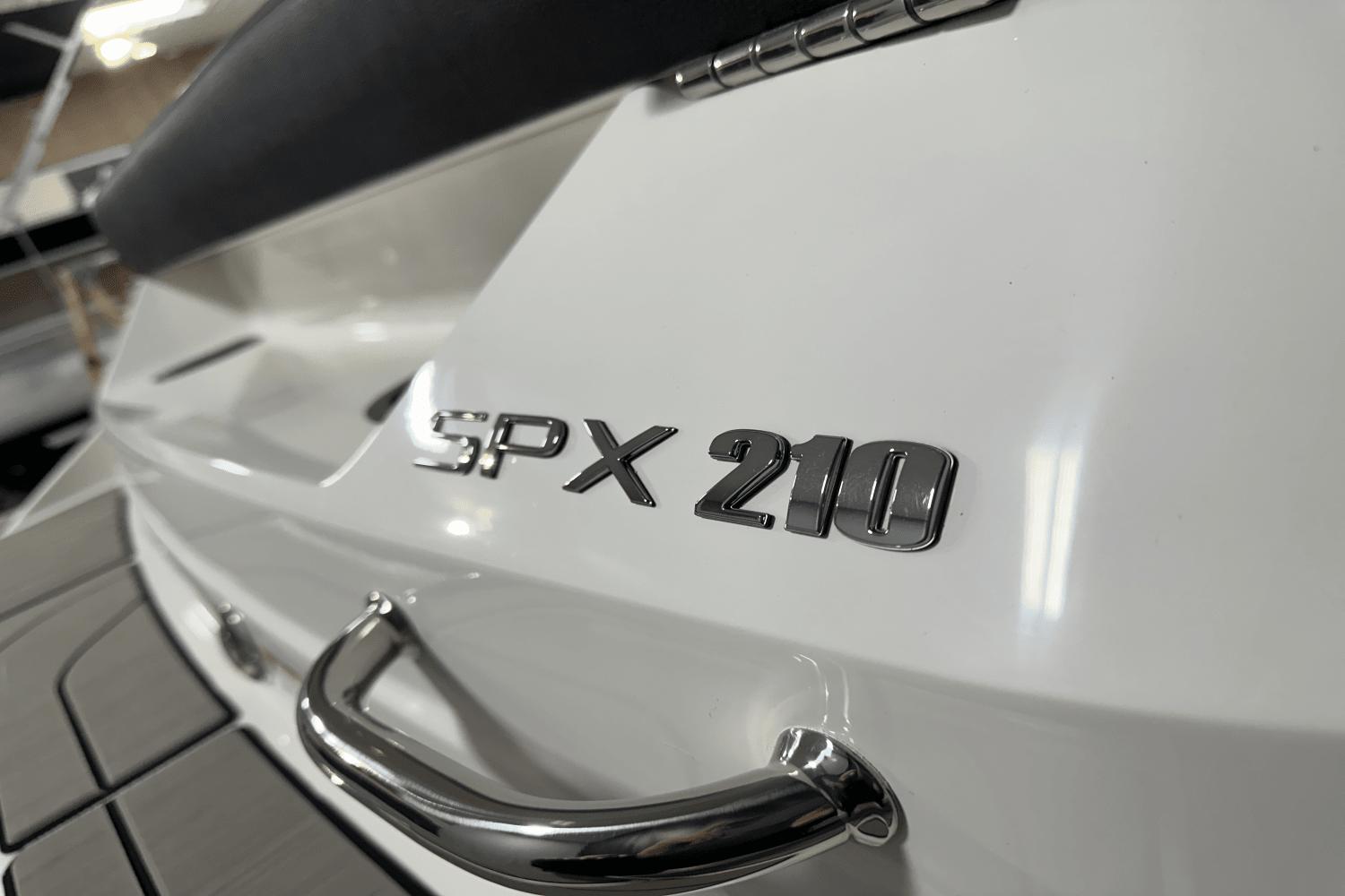 2024 Sea Ray SPX 210
