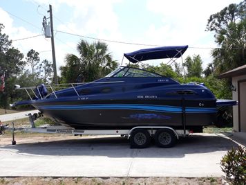 2005 Ebbtide 2500 Mid-Cabin Cruiser