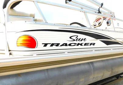 2010 Sun Tracker 21 Fishing Barge