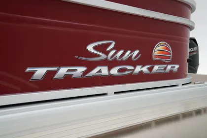 2024 Sun Tracker Party Barge 20 DLX