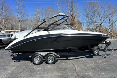 2014 Yamaha Boats 242 Limited With Galvanized Trailer