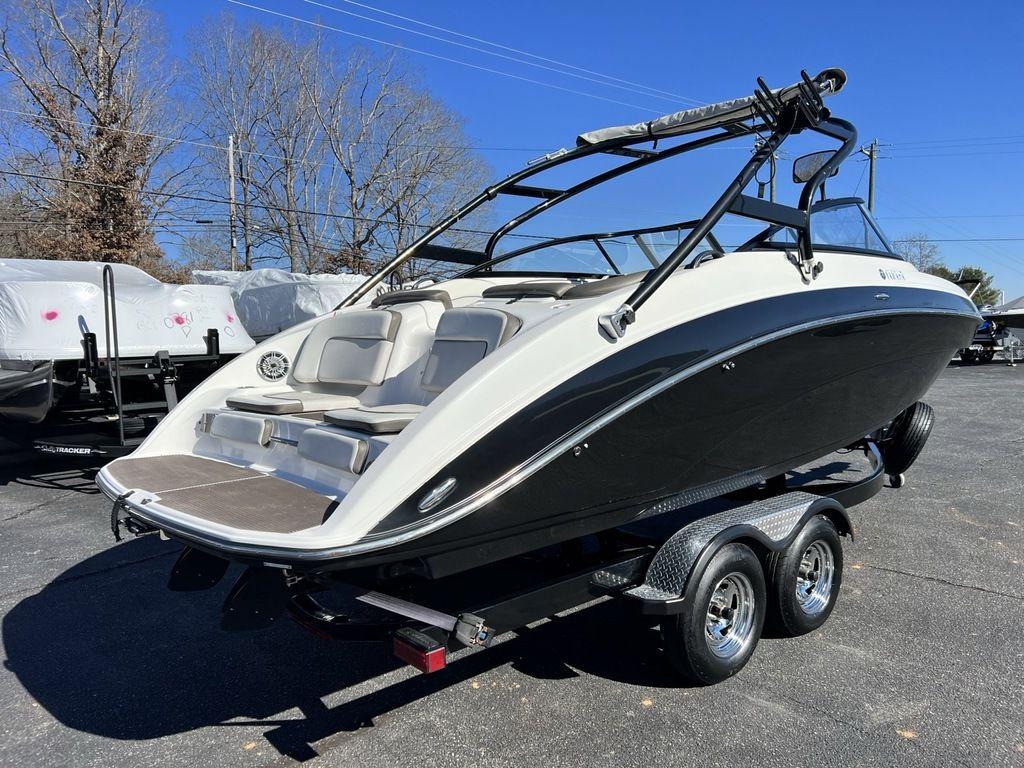2014 Yamaha Boats 242 Limited With Galvanized Trailer