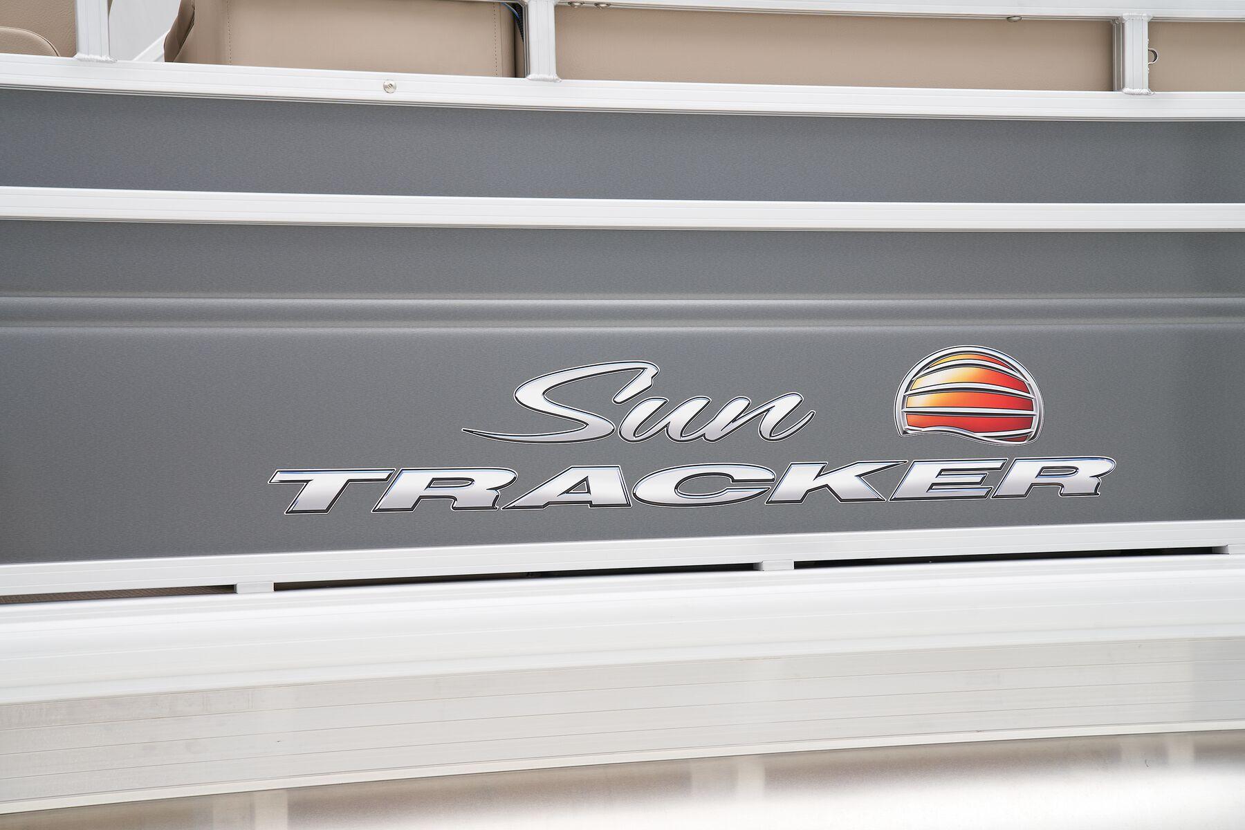 Manufacturer Provided Image: Sun Tracker Party Barge 22 DLX