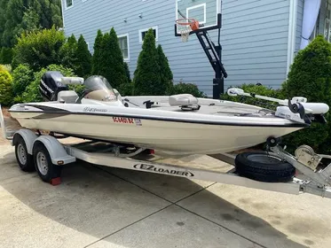 2008 Triton 18 Explorer