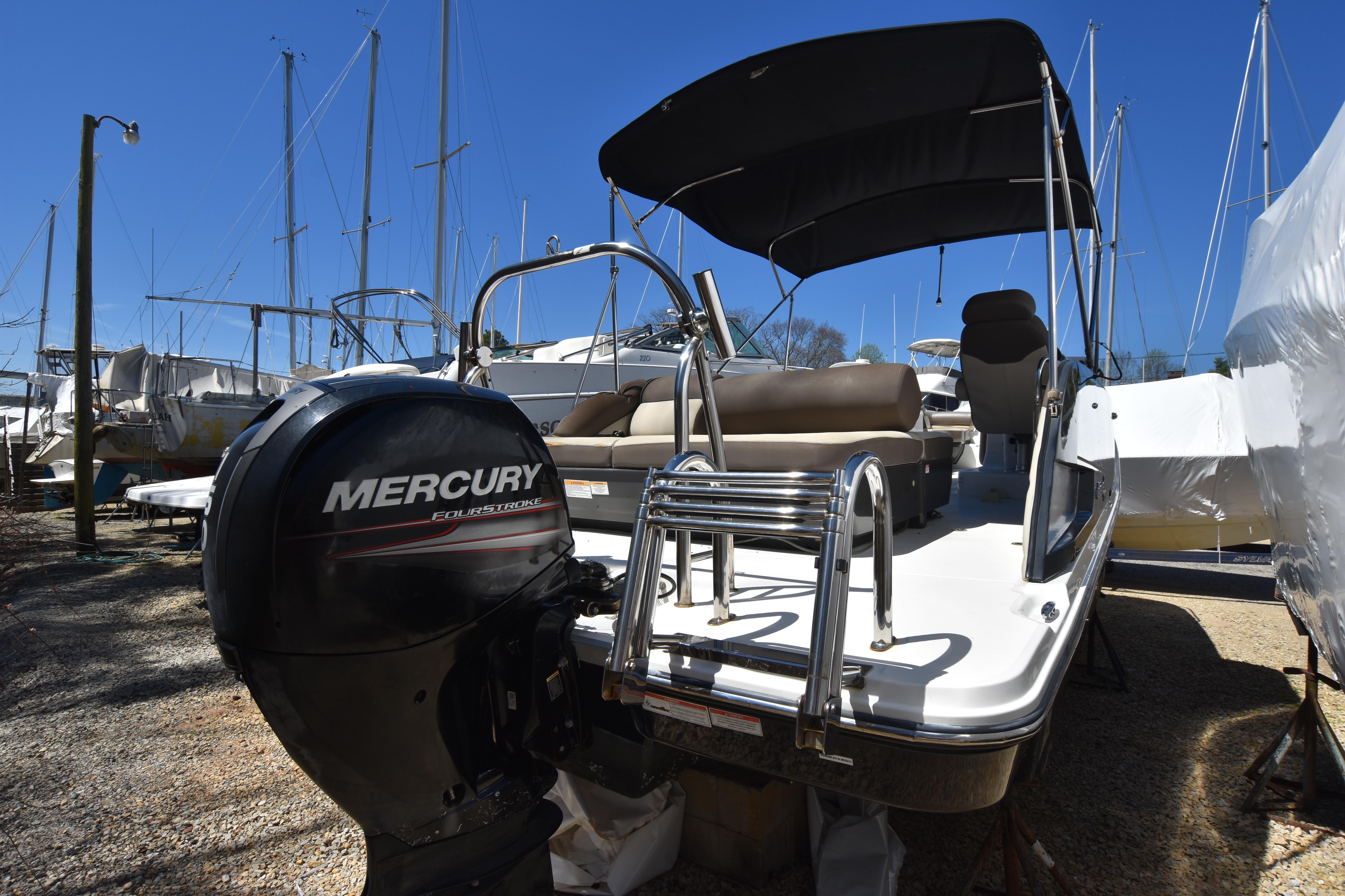 2017 Bayliner Element XR7