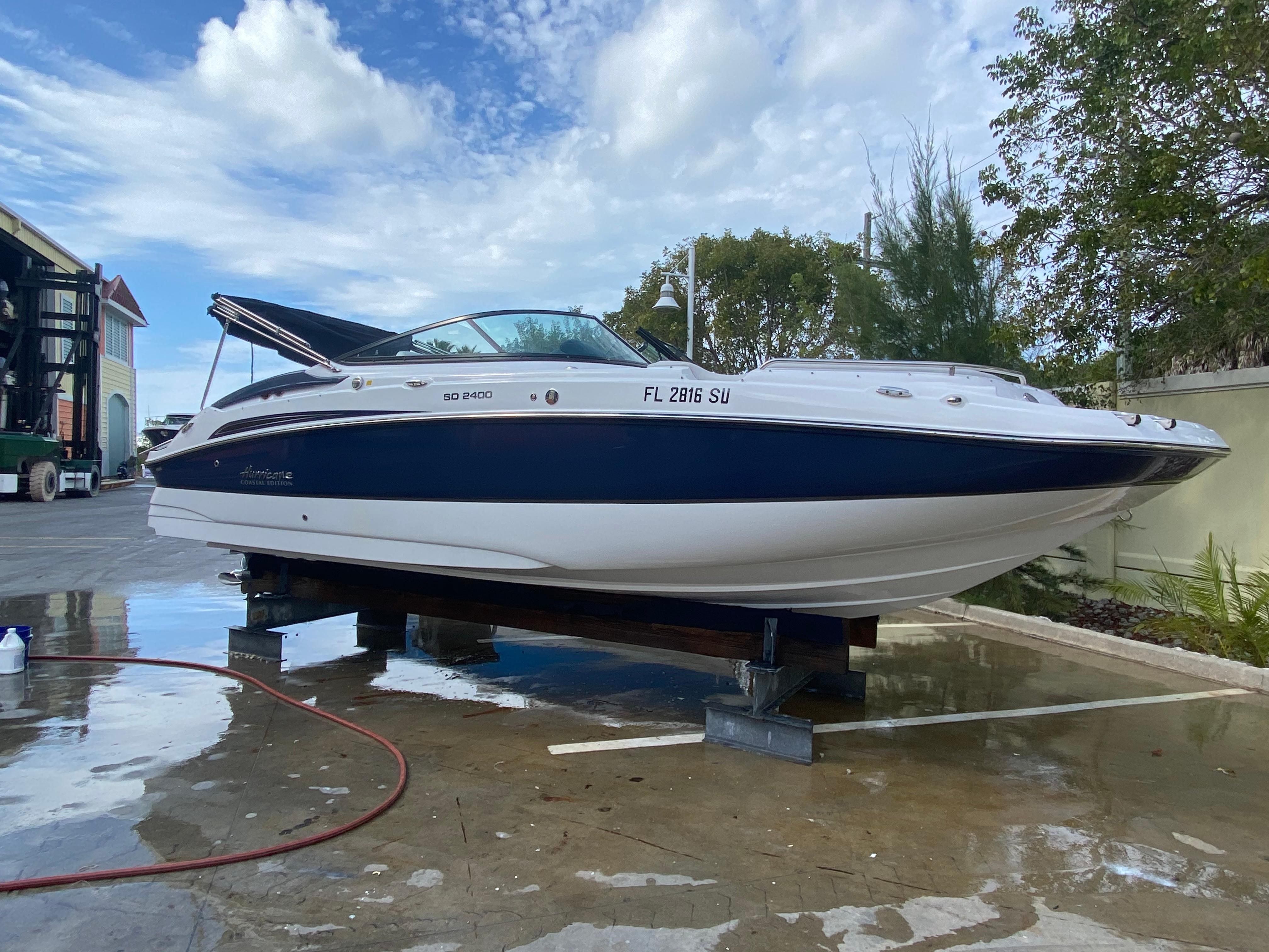 2021 Hurricane SunDeck 2400 OB