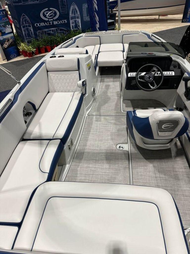 New 2024 Crownline E230 XS, 60020 Fox Lake - Boat Trader