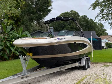 2015 Sea Ray SDX270