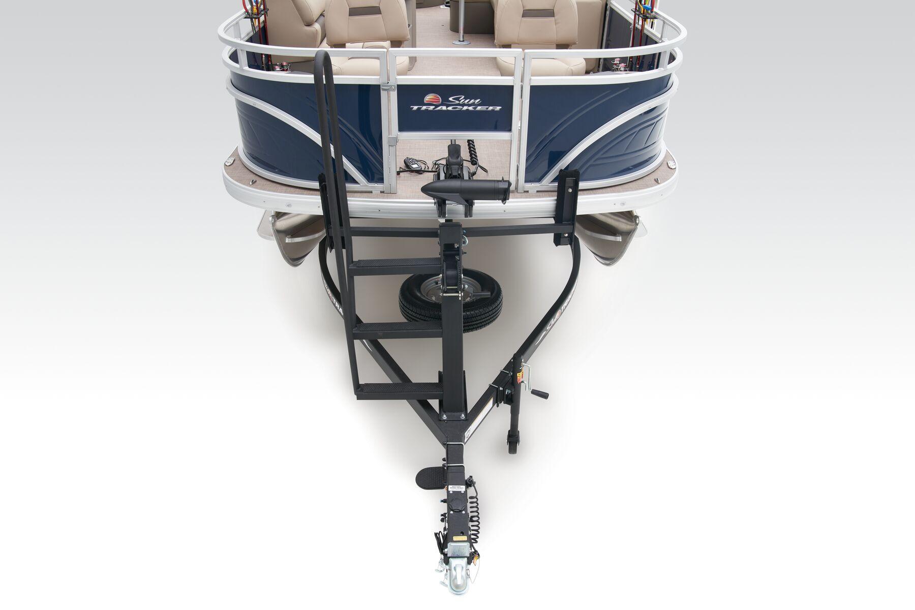 Manufacturer Provided Image: Sun Tracker Fishin' Barge 20 DLX