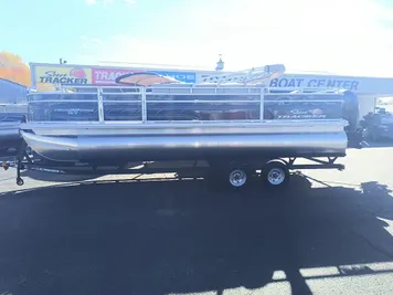 2024 Sun Tracker Fishin' Barge 22 DLX
