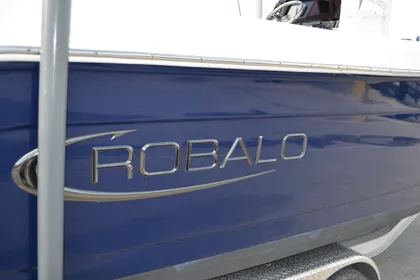 2023 Robalo 242 EX