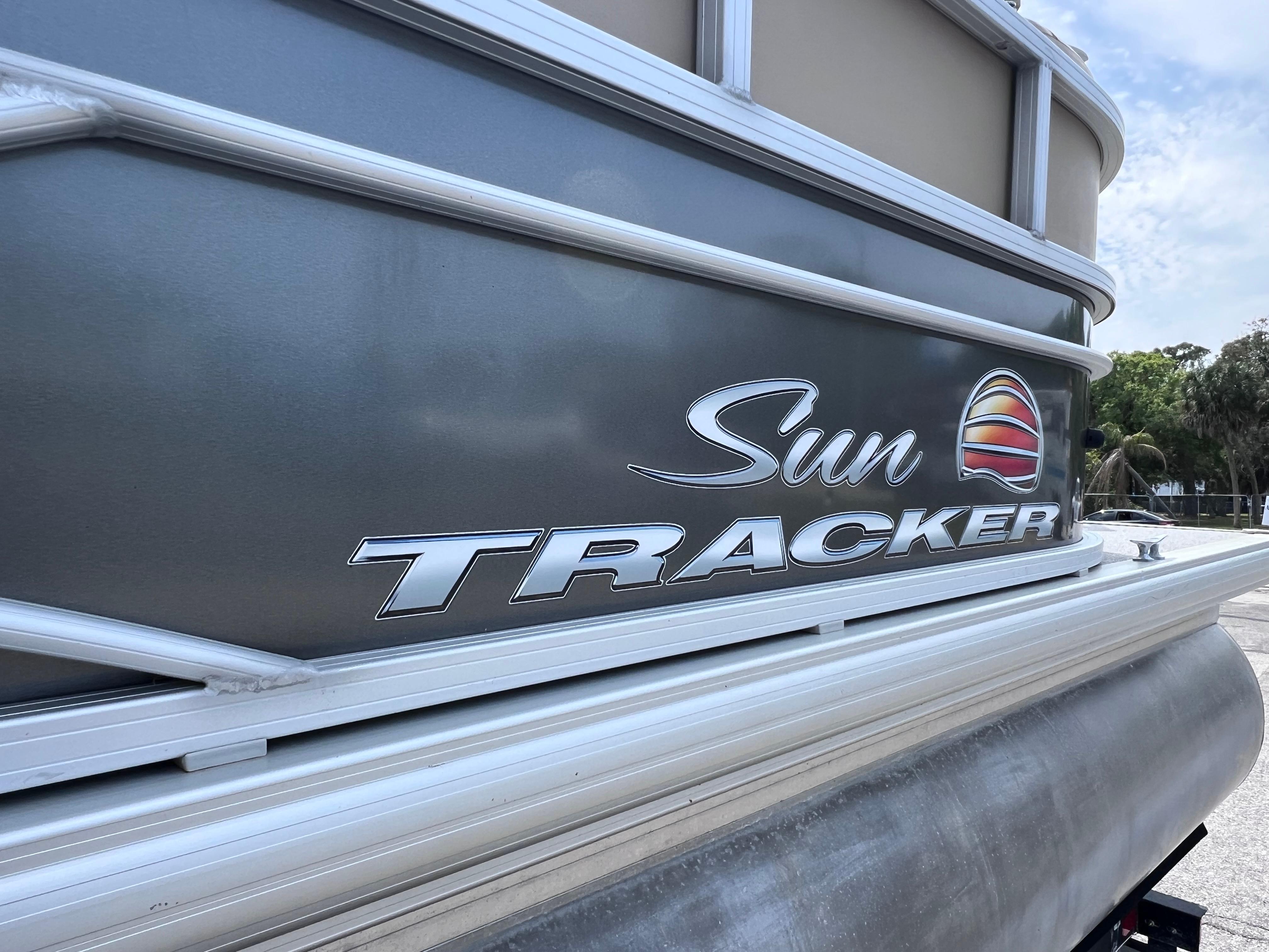 2018 Sun Tracker 20 DLX MERCURY 4S TRAILER