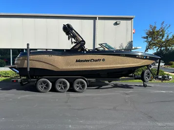 2022 MasterCraft X24