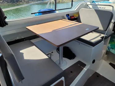 2023 Beneteau Antares 8