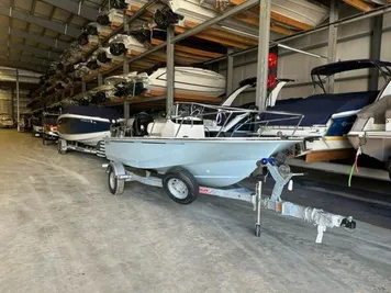 2024 Boston Whaler 170 Montauk