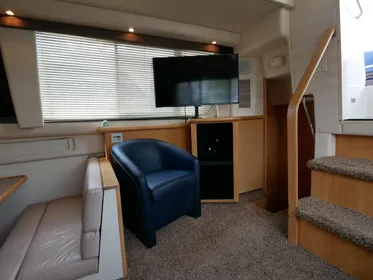 1996 Carver 355 Aft Cabin