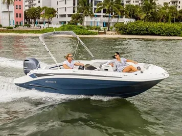 2024 Hurricane SunDeck Sport 205 OB