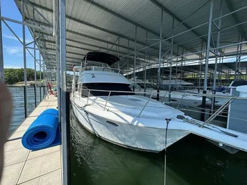 2000 Carver 356 Motor Yacht