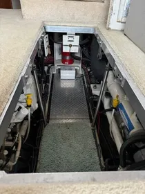 2001 Carver 444 Cockpit Motor Yacht