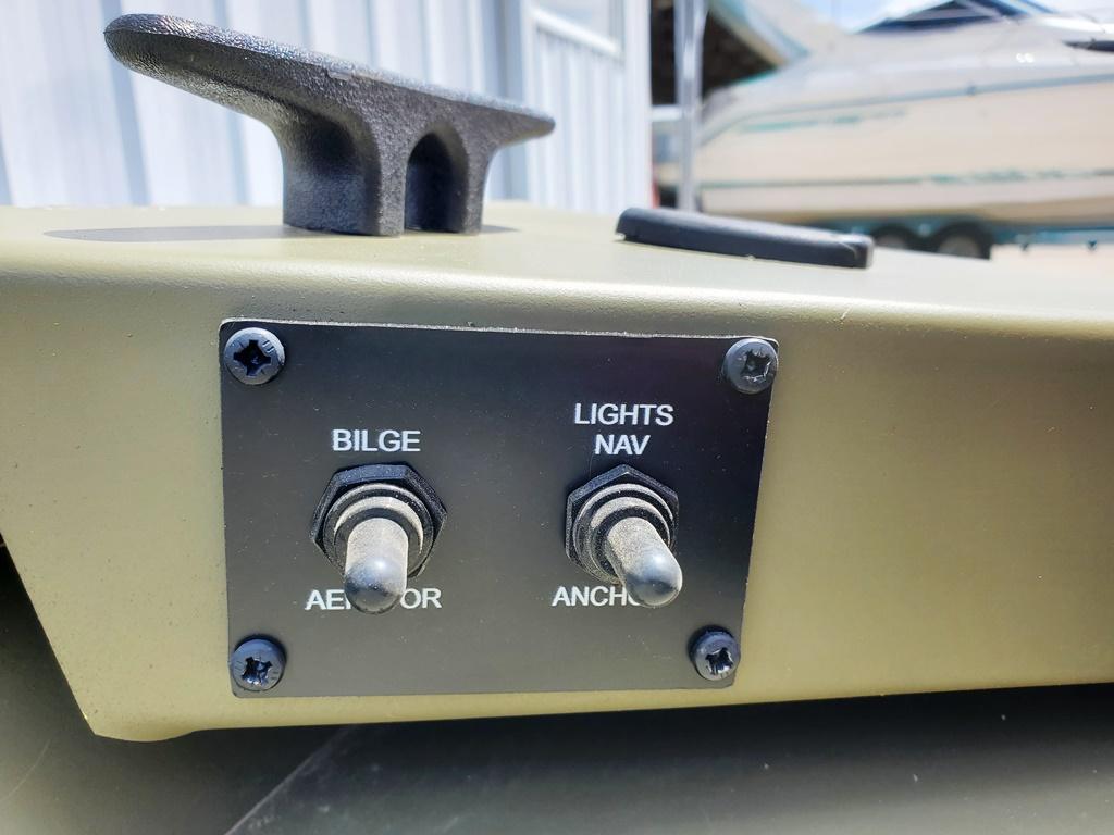 Navigation lights    Bilge pump