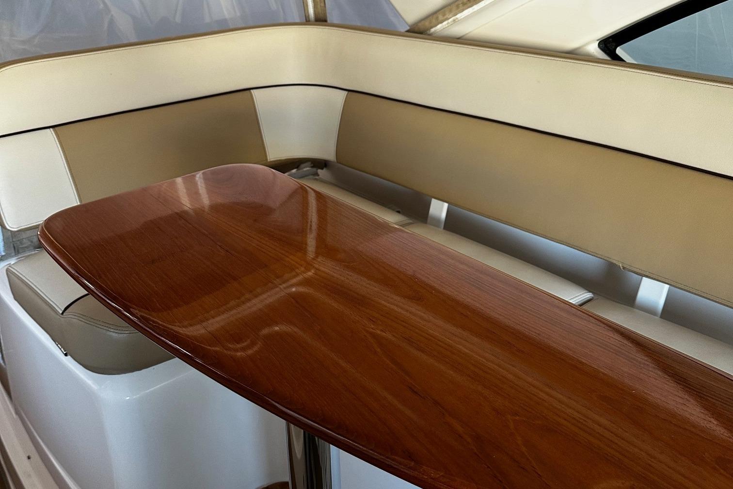 2014 Tiara Yachts 3100 Coronet