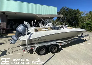 2019 NauticStar 203 SC Deck