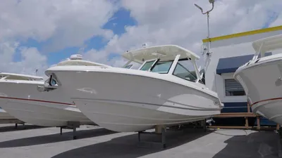 2023 Boston Whaler 280 Vantage