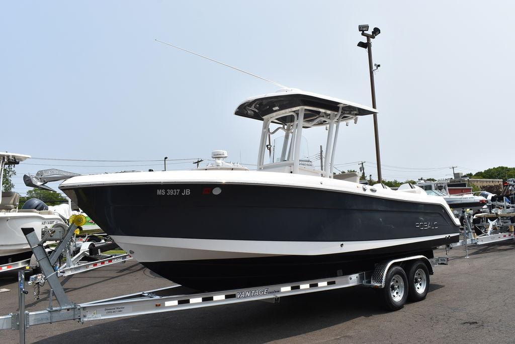 Used 2017 Robalo R242, 06512 East Haven - Boat Trader