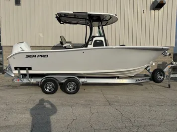 2024 Sea Pro 242 Center Console