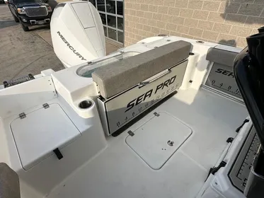 2024 Sea Pro 242 Center Console