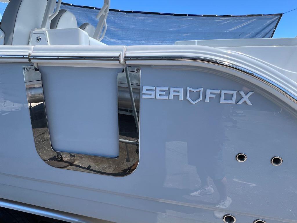 2024 Sea Fox 328 Commander