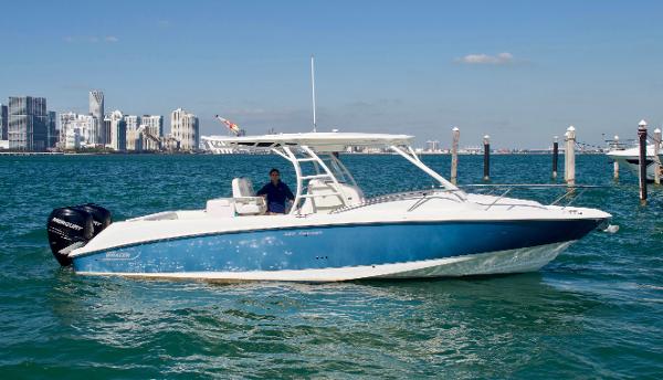 New 2012 Boston Whaler 320 Outrage Cuddy Cabin 33149 Miami Boat