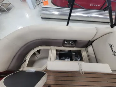 2024 Bentley Pontoons Legacy 220 Navigator