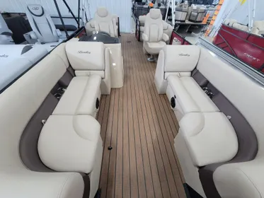 2024 Bentley Pontoons Legacy 220 Navigator