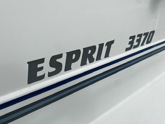 1989 Cruisers Yachts 3370 Esprit