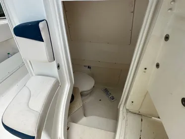 2017 Robalo R302 Center Console