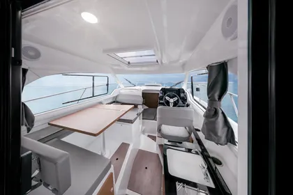 2023 Beneteau Antares 8