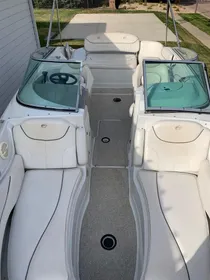 2005 Crownline 220 EX