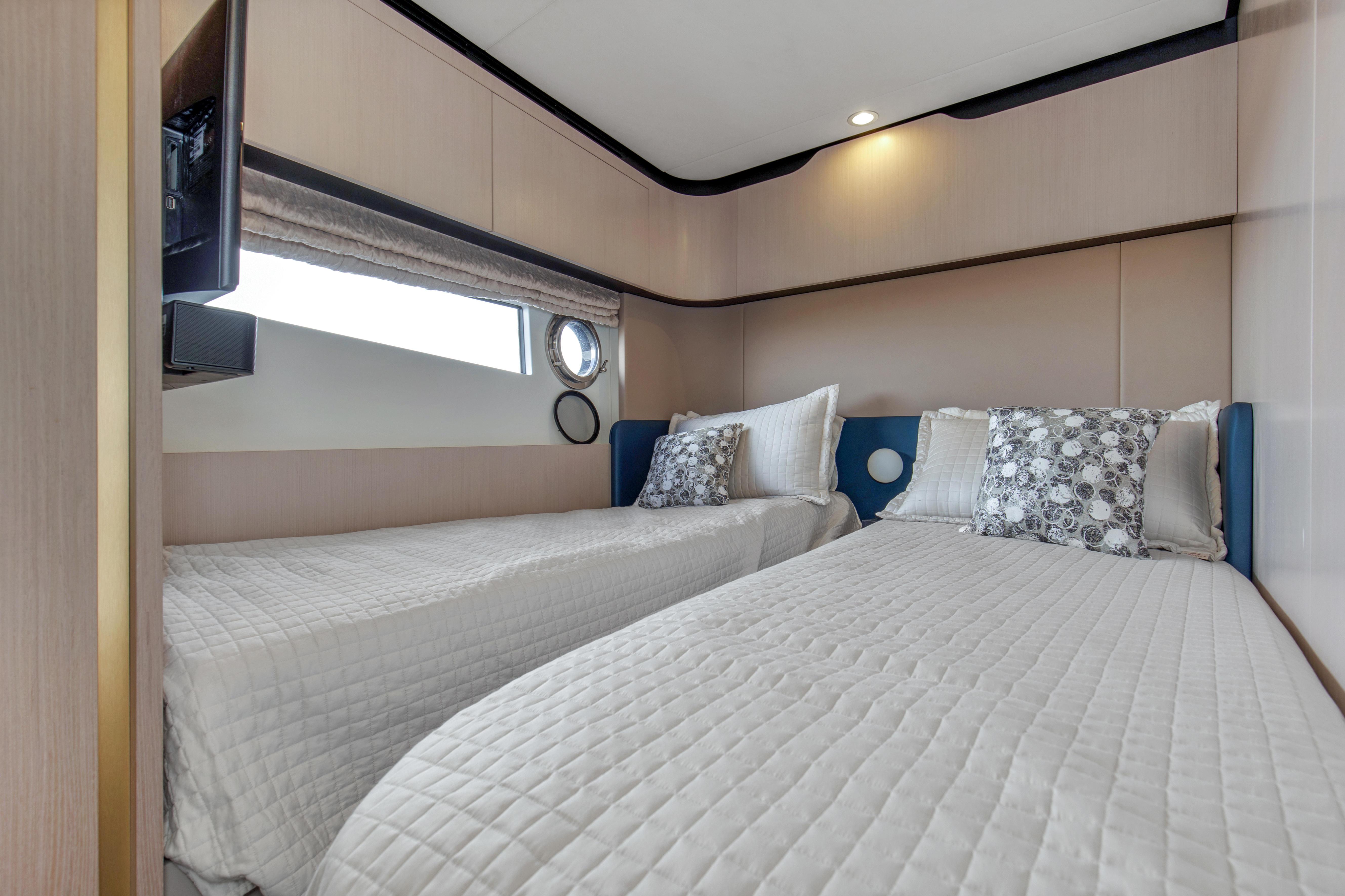 2020 Azimut 60 Flybridge- OH MY MY- Guest Stateroom