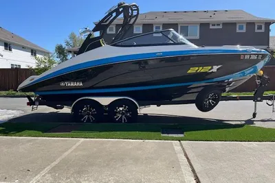 2022 Yamaha Boats 212XE