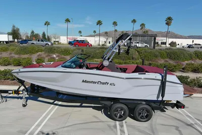 2023 MasterCraft NXT22