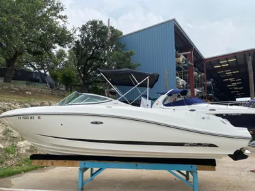 2011 Sea Ray 230 SLX