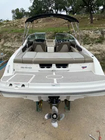 2011 Sea Ray 230 SLX